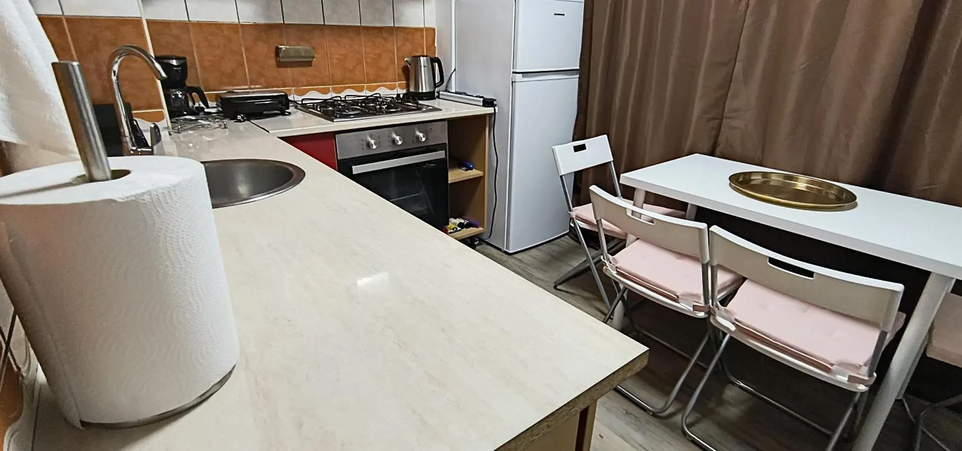 Old Town Central Apartment With 4 Private Bedrooms For Up To 14 People Bukareszt