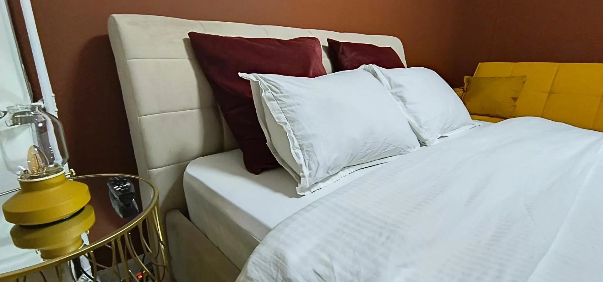 Old Town Central Apartment With 4 Private Bedrooms For Up To 14 People Bukareszt Rumunia