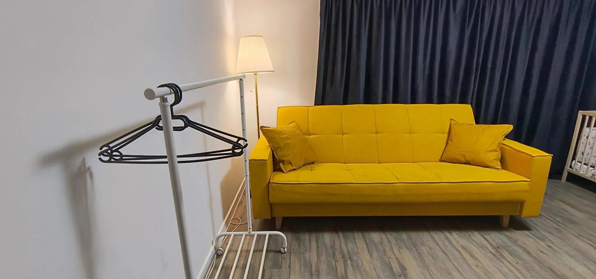 Old Town Central Apartment With 4 Private Bedrooms For Up To 14 People Bukareszt