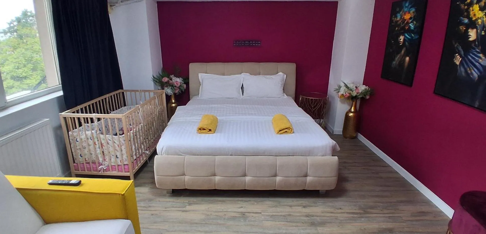 Old Town Central Apartment With 4 Private Bedrooms For Up To 14 People Bukareszt