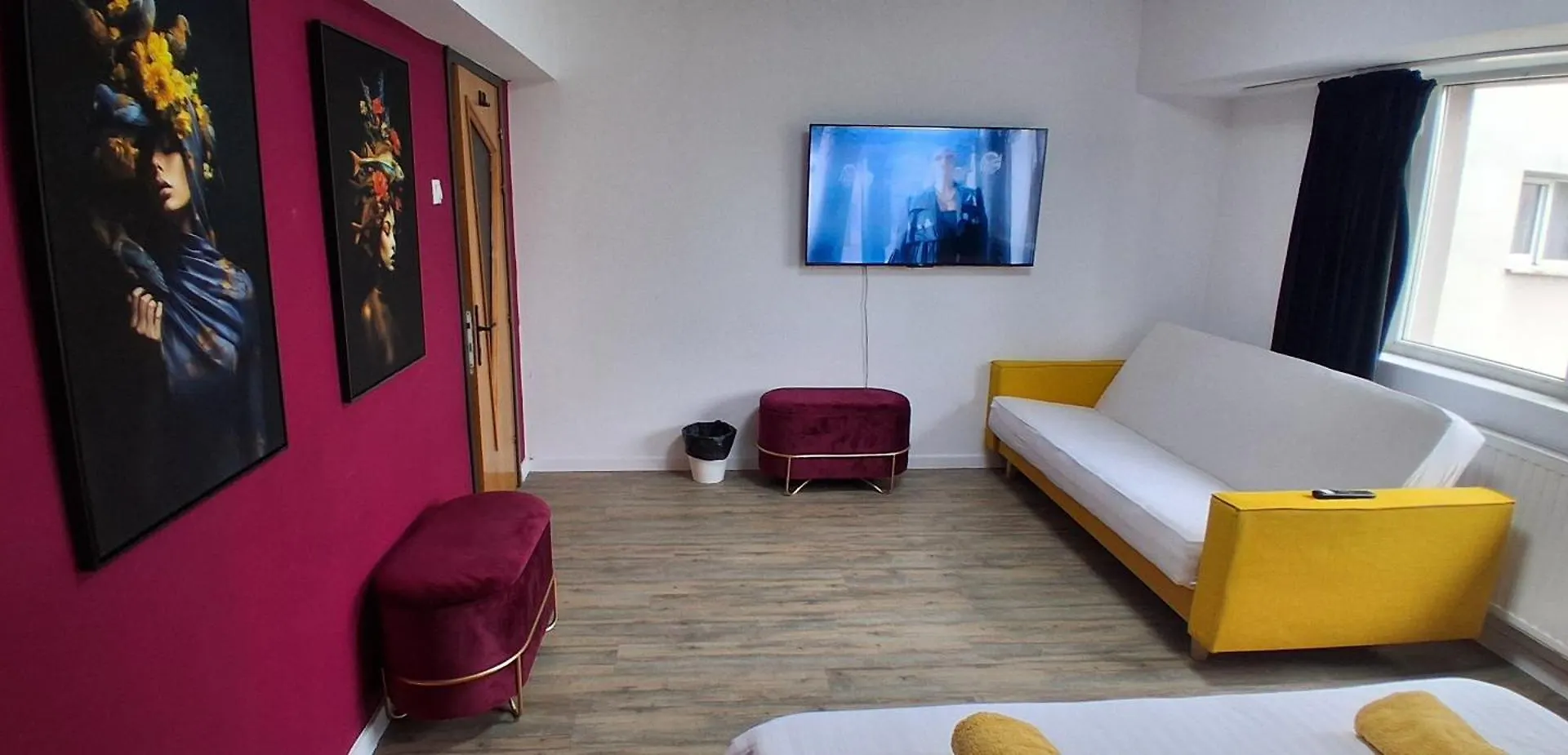 Old Town Central Apartment With 4 Private Bedrooms For Up To 14 People Bukareszt
