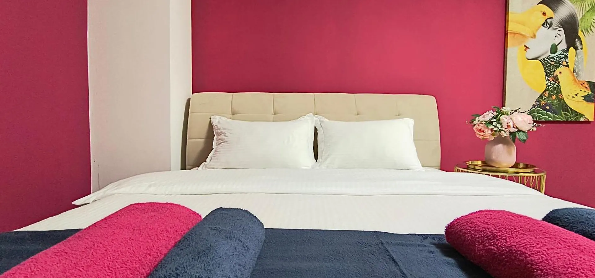 Old Town Central Apartment With 4 Private Bedrooms For Up To 14 People Bucharest