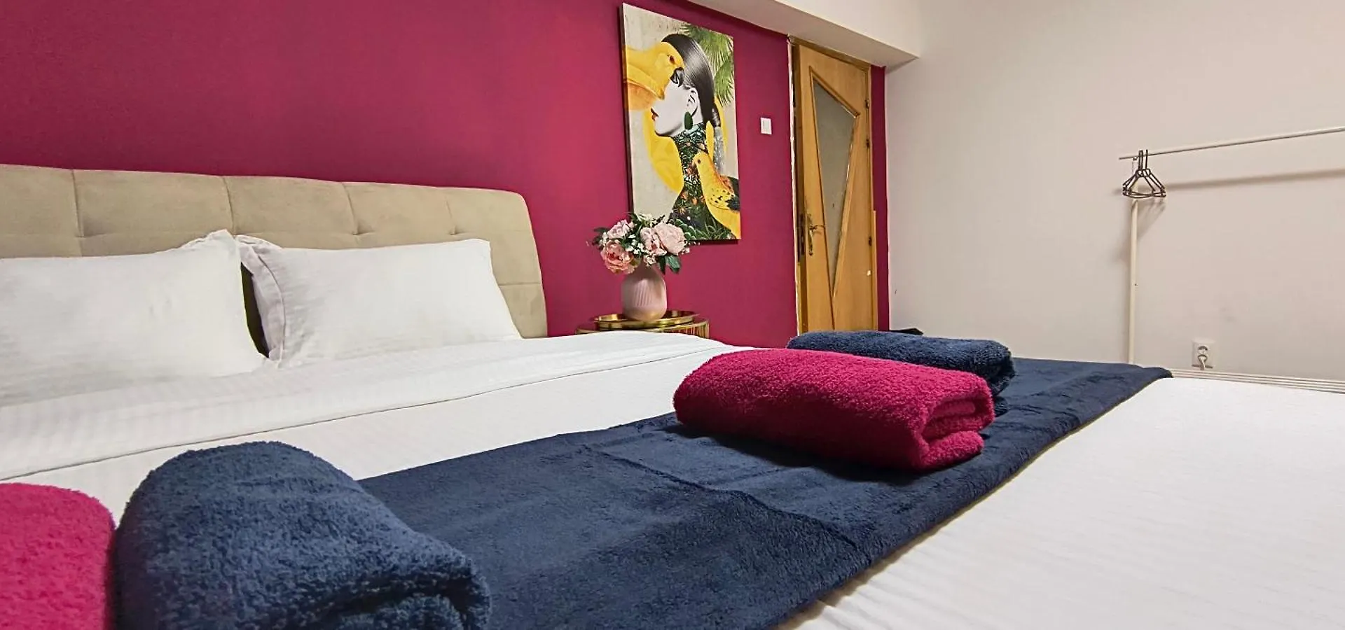 Old Town Central Apartment With 4 Private Bedrooms For Up To 14 People Bucharest Romania