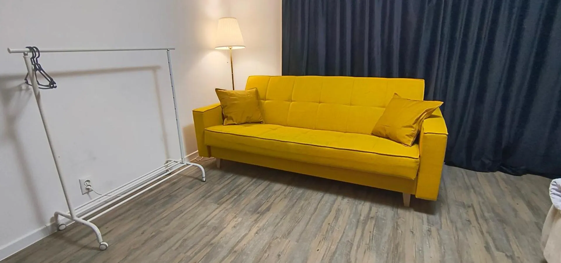 Old Town Central Apartment With 4 Private Bedrooms For Up To 14 People Bucharest
